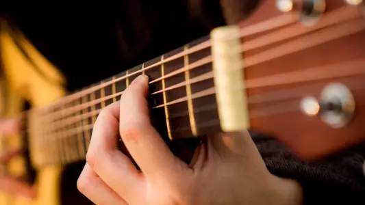 قیمت گیتار ریموندو 610e